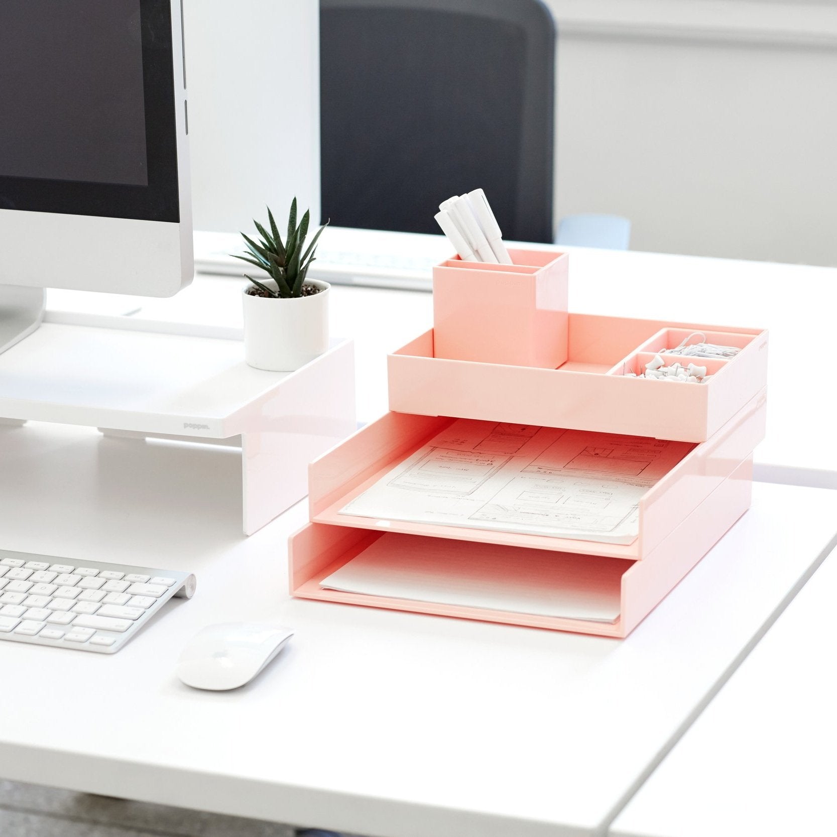 Here's How to Make Your Office Desk As Aesthetic As Your WFH Desk