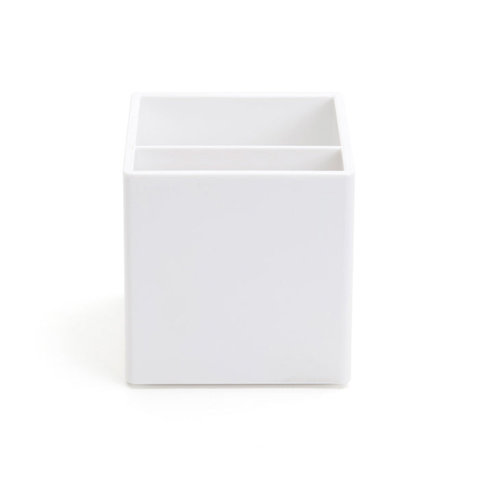 White square ceramic planter on a white background. (White)